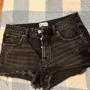 Cute cutoff jean shots from Zara